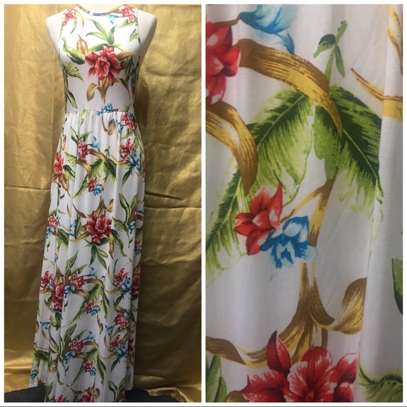 Dresses & Skirts - Floral Maxi Dress